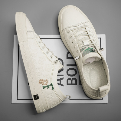 Men's shoes 2021 new autumn and winter leisure light luxury board shoes trend men's Doudou shoes sports men's fashionable leather shoes